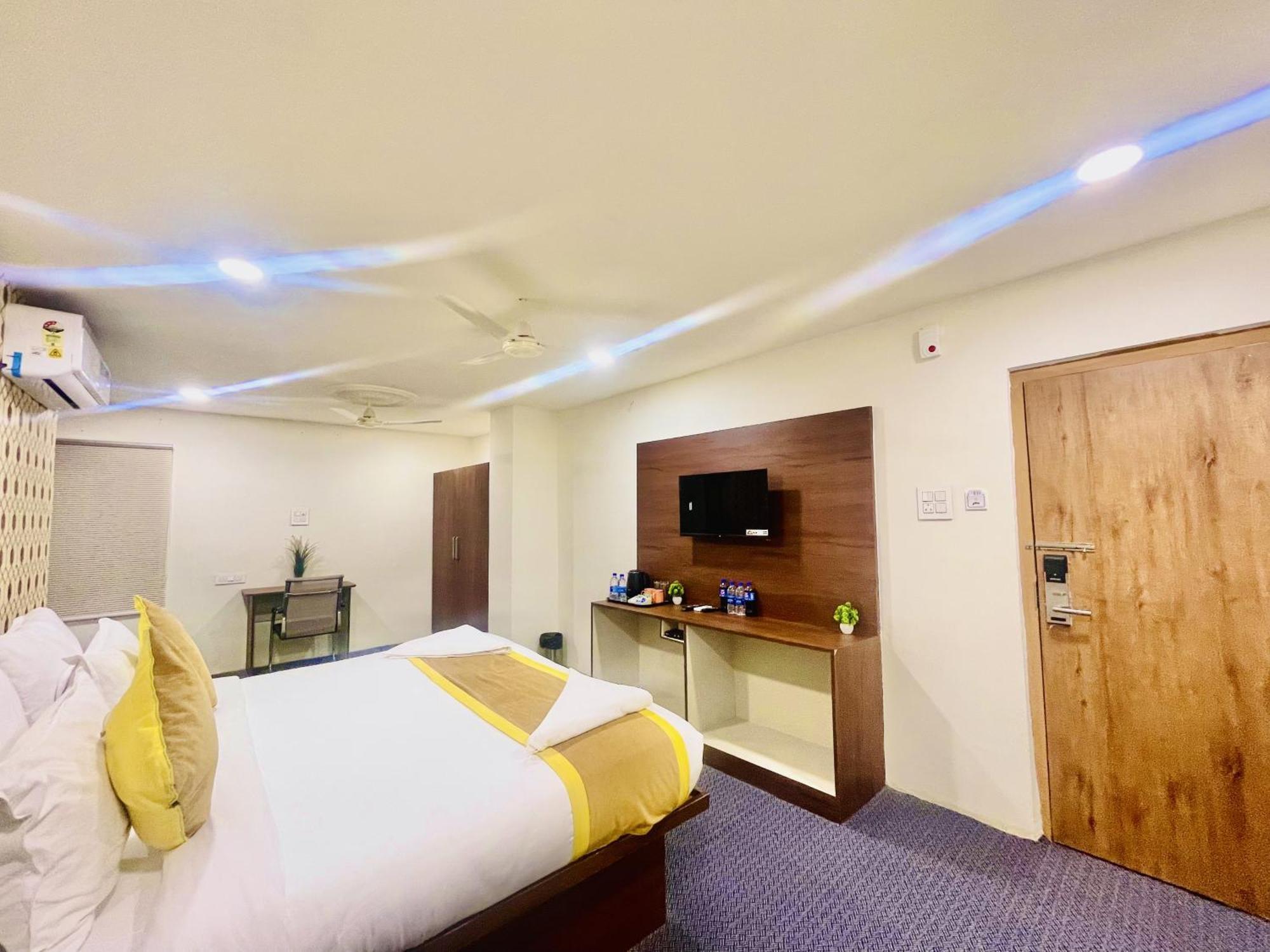 Hotel Eagle Grand Hyderabad Airport Zone Shamshabad Exterior photo